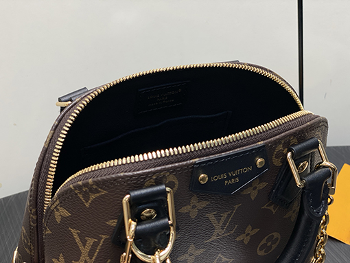 ルイヴィトン LV Alma BB リベットチェーンシェルバッグ M26084