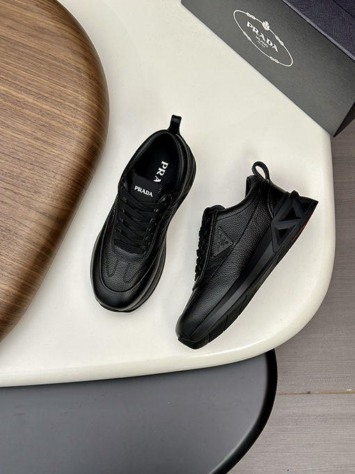 プラダ ファッションカジュアルスポーツシューズ