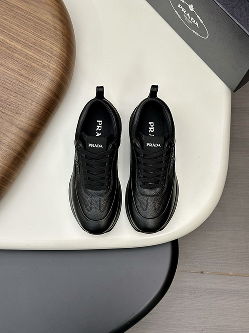 プラダ ファッションカジュアルスポーツシューズ
