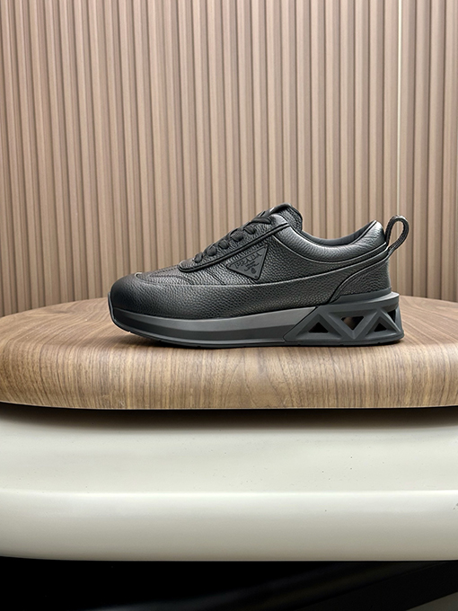 プラダ ファッションカジュアルスポーツシューズ