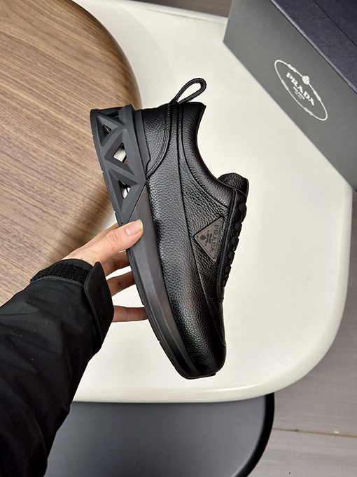 プラダ ファッションカジュアルスポーツシューズ