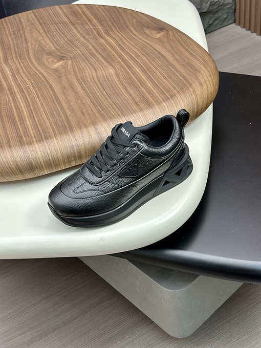 プラダ ファッションカジュアルスポーツシューズ