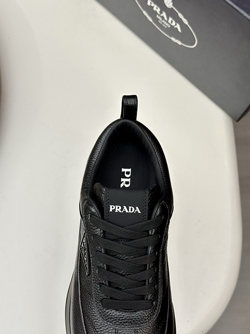 プラダ ファッションカジュアルスポーツシューズ