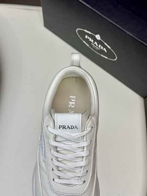 プラダ ファッションカジュアルスポーツシューズ