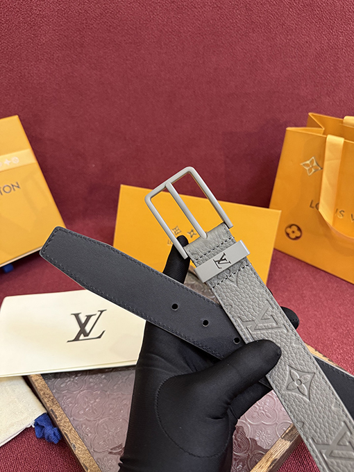 ルイヴィトンスーパーコピー LV Monogram 新しいエンボスフローラルレターベルト