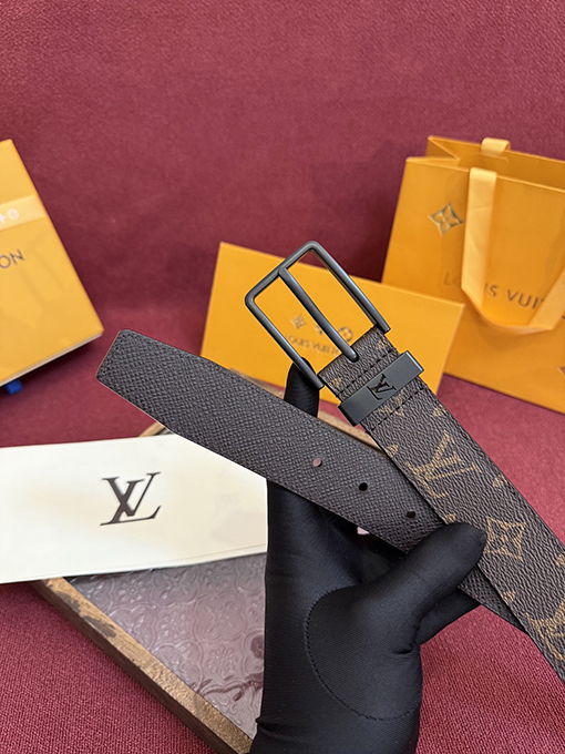 ルイヴィトンスーパーコピー LV Monogram 新しいエンボスフローラルレターベルト