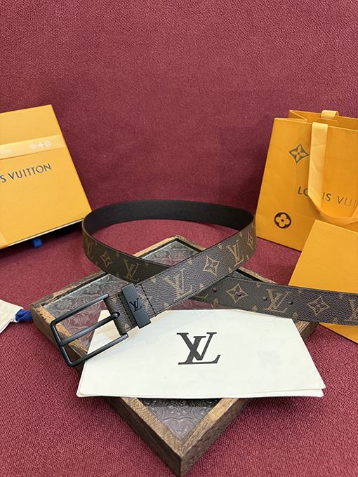ルイヴィトンスーパーコピー LV Monogram 新しいエンボスフローラルレターベルト