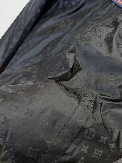 ルイヴィトンスーパーコピー 全面プリントのジッパーダウンジャケット