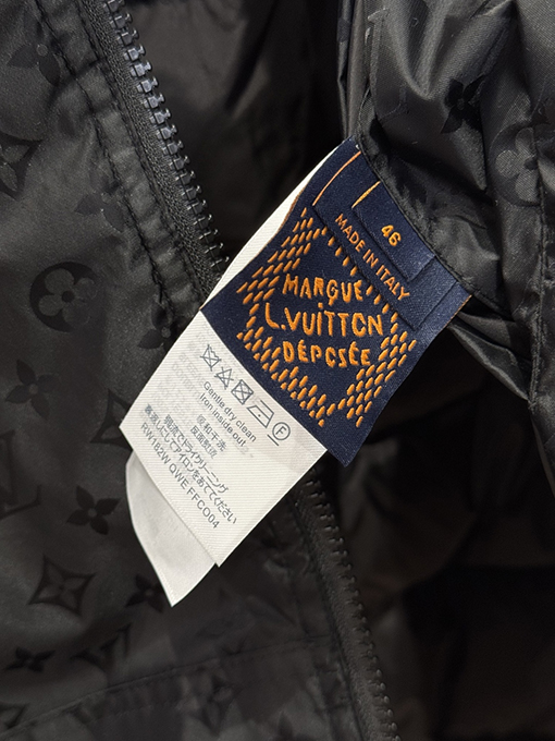 ルイヴィトンスーパーコピー 全面プリントのジッパーダウンジャケット