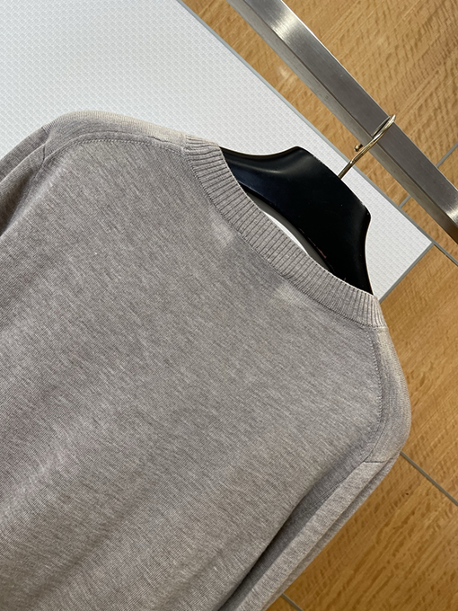 アミ ハート刺繍クルーネックニットセーター