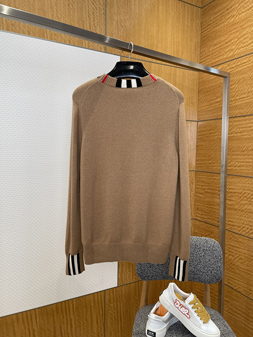 バーバリースーパーコピー ストライプクルーネックニットセーター