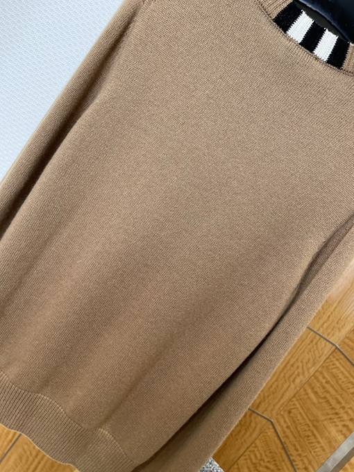 バーバリースーパーコピー ストライプクルーネックニットセーター