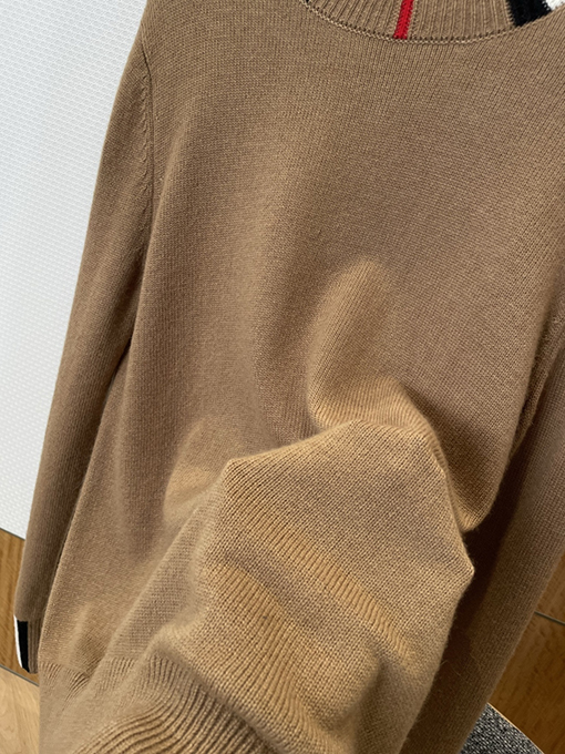 バーバリースーパーコピー ストライプクルーネックニットセーター