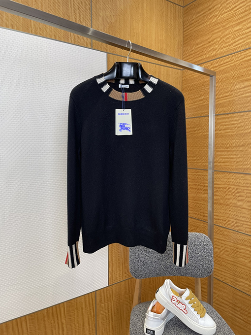 バーバリースーパーコピー ストライプクルーネックニットセーター