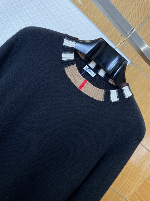 バーバリースーパーコピー ストライプクルーネックニットセーター