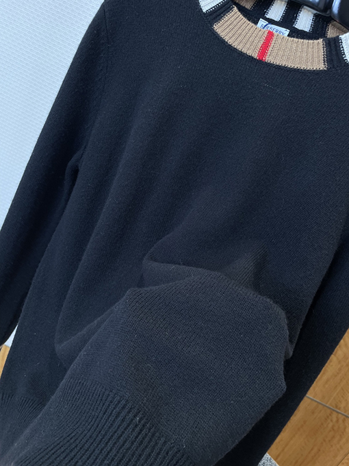 バーバリースーパーコピー ストライプクルーネックニットセーター