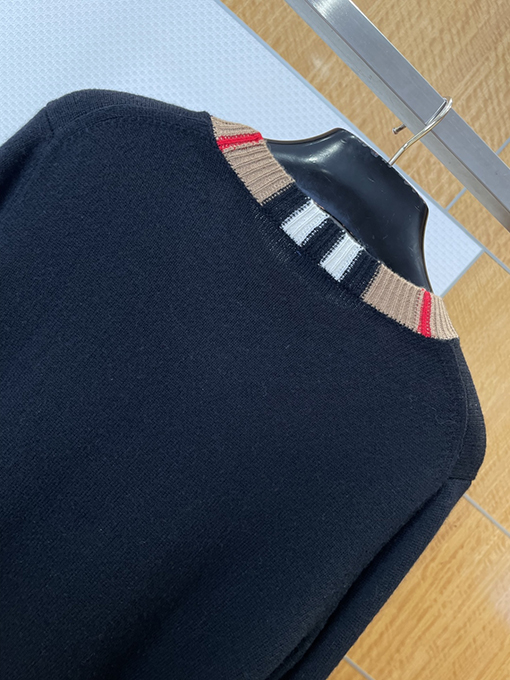 バーバリースーパーコピー ストライプクルーネックニットセーター