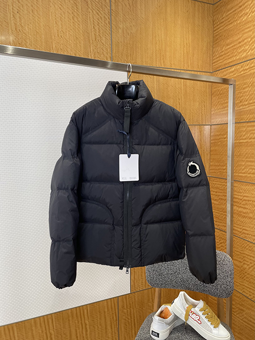 モンクレールスーパーコピー フェルトトリムのキルティングダウンジャケット