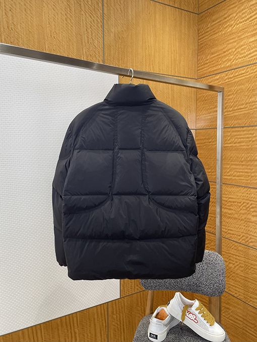 モンクレールスーパーコピー フェルトトリムのキルティングダウンジャケット