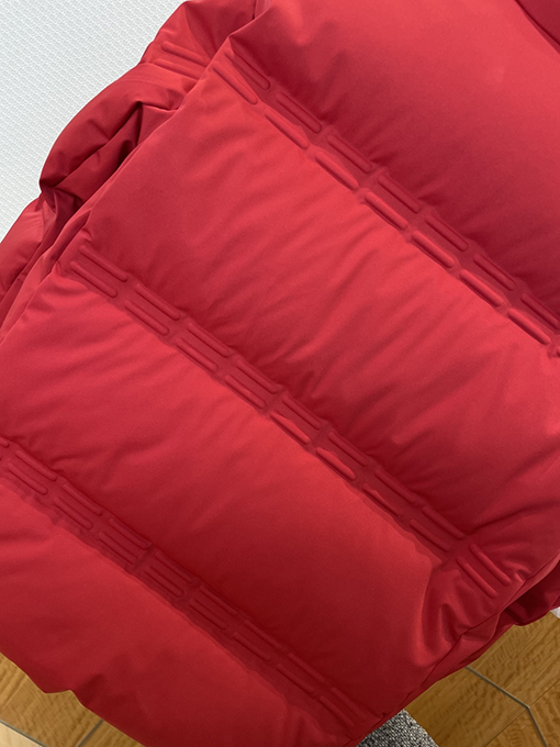 モンクレール レザースリーブパッチエンボススタンドカラーダウンジャケット