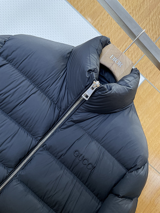 グッチコピー GUCCI 刺繍ロゴスタンドカラーダウンジャケット