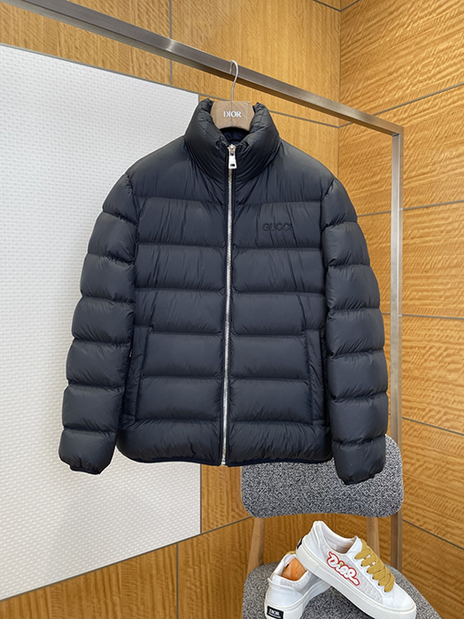 グッチコピー GUCCI 刺繍ロゴスタンドカラーダウンジャケット