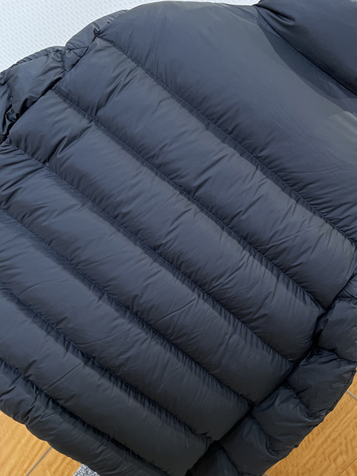 グッチコピー GUCCI 刺繍ロゴスタンドカラーダウンジャケット