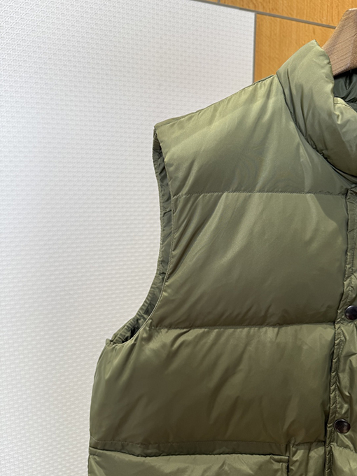 プラダ ファブリック トライアングル ロゴ ダウンベスト