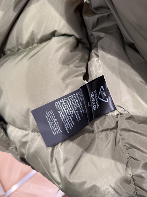 プラダ ファブリック トライアングル ロゴ ダウンベスト