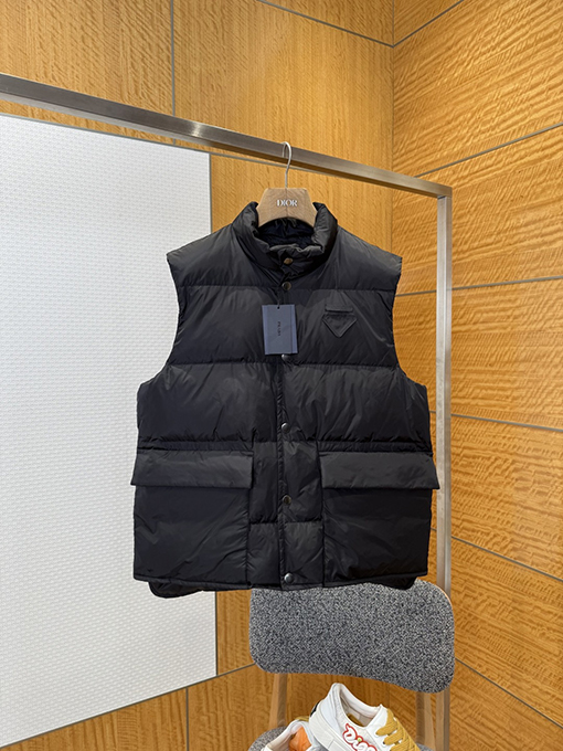 プラダ ファブリック トライアングル ロゴ ダウンベスト