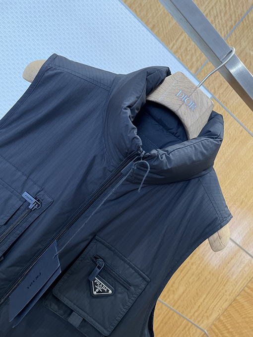 プラダ ワークウェアスタンドカラーダウンベスト