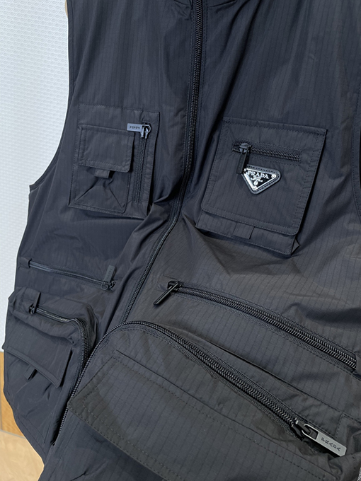 プラダ ワークウェアスタンドカラーダウンベスト