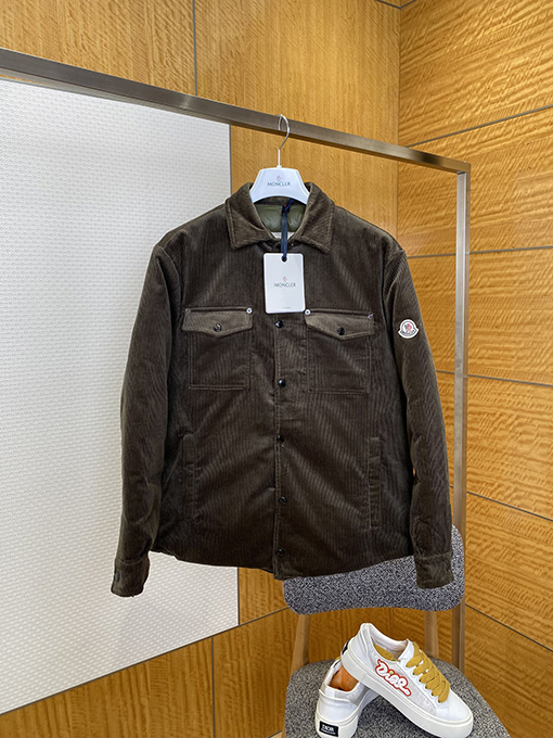 モンクレールスーパーコピー チャンザイボタンダウンカラーダウンジャケット