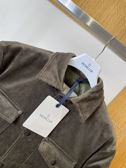 モンクレールスーパーコピー チャンザイボタンダウンカラーダウンジャケット