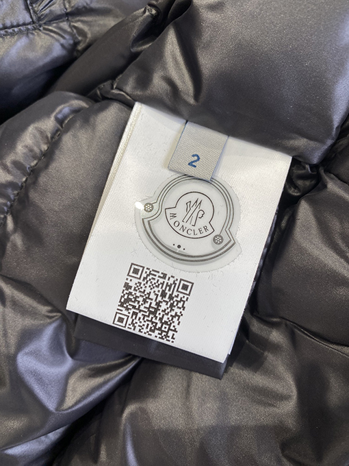 モンクレールスーパーコピー チャンザイボタンダウンカラーダウンジャケット