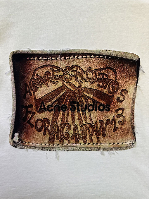 アクネストゥディオズ Acne studio マイクロロゴと蝶のプリントアップリケが付いたレトロスタイルの長袖シャツ