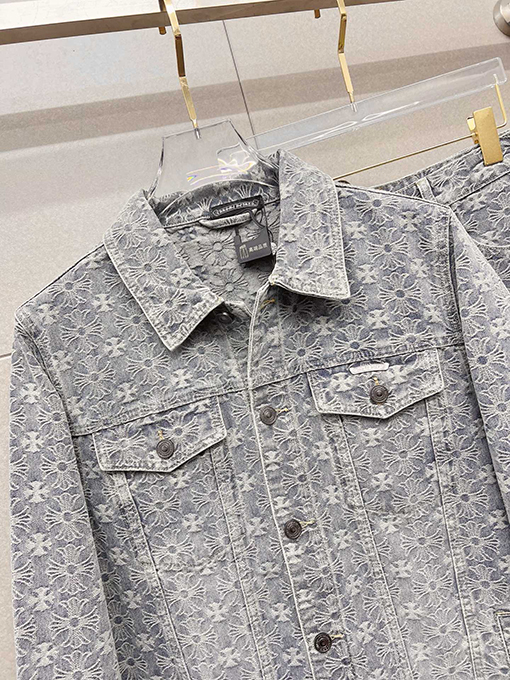 クロムハーツコピー デパートで売られているのと同じスタイルのデニムスーツ