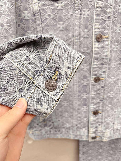 クロムハーツコピー デパートで売られているのと同じスタイルのデニムスーツ