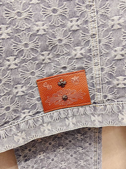 クロムハーツコピー デパートで売られているのと同じスタイルのデニムスーツ