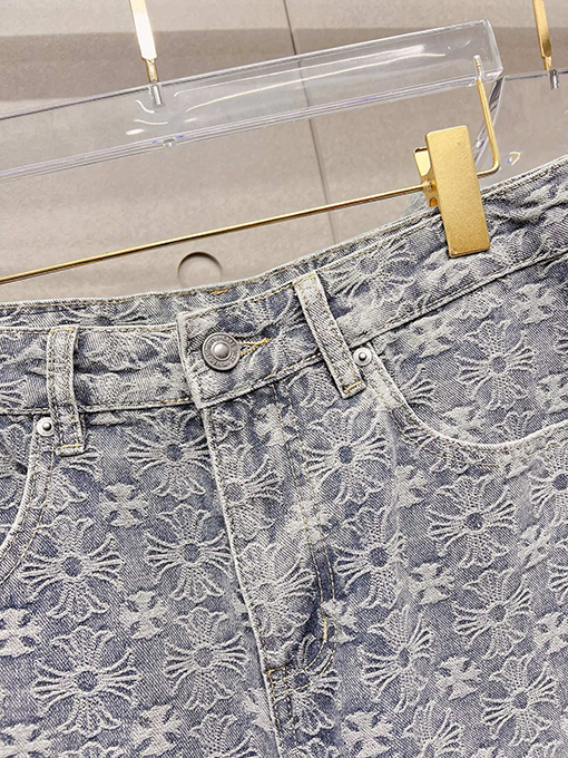 クロムハーツコピー デパートで売られているのと同じスタイルのデニムスーツ