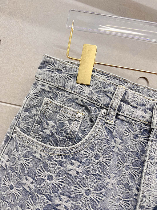 クロムハーツコピー デパートで売られているのと同じスタイルのデニムスーツ