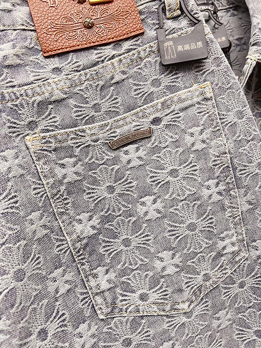 クロムハーツコピー デパートで売られているのと同じスタイルのデニムスーツ