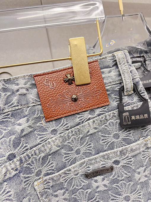 クロムハーツコピー デパートで売られているのと同じスタイルのデニムスーツ