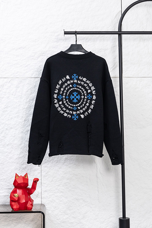 クロムハーツ 刺繍入りラウンドサンスクリットクロスのダメージニットクルーネックセーター
