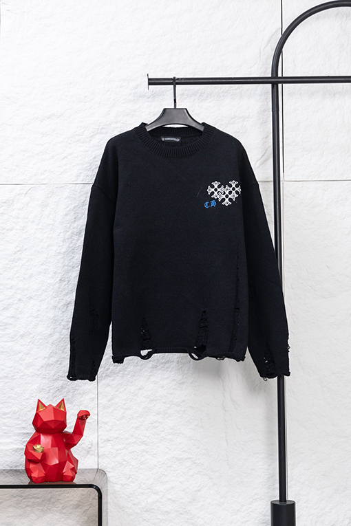 クロムハーツ 刺繍入りラウンドサンスクリットクロスのダメージニットクルーネックセーター