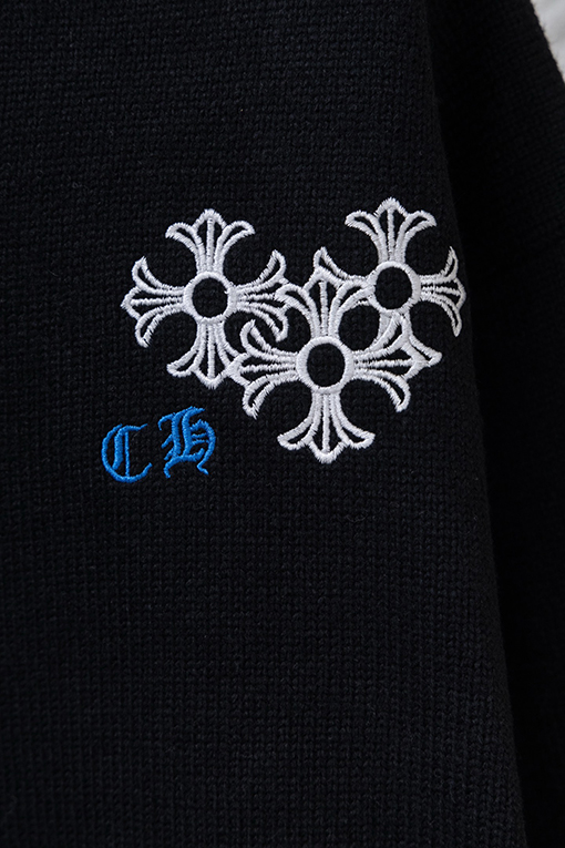 クロムハーツ 刺繍入りラウンドサンスクリットクロスのダメージニットクルーネックセーター