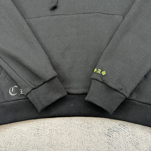 クロムハーツスーパーコピー 蛍光グリーンのサンスクリットプリントパーカー