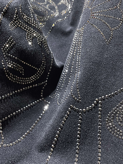 クロムハーツ ホットスタンプのラインストーンウォッシュいのある馬蹄形のクロスサンスクリットの花柄の長袖シャツ