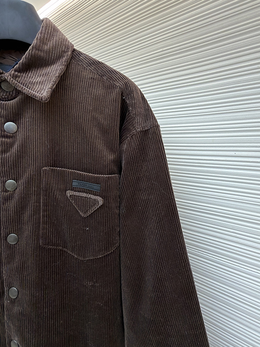 プラダ 三角ロゴコーデュロイコットンコート
