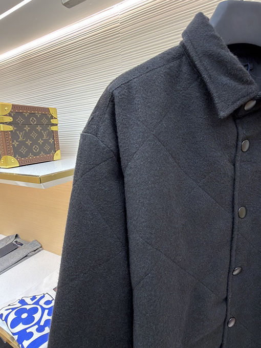 プラダコピー 三角ロゴの襟付きコットンパッド入りジャケット